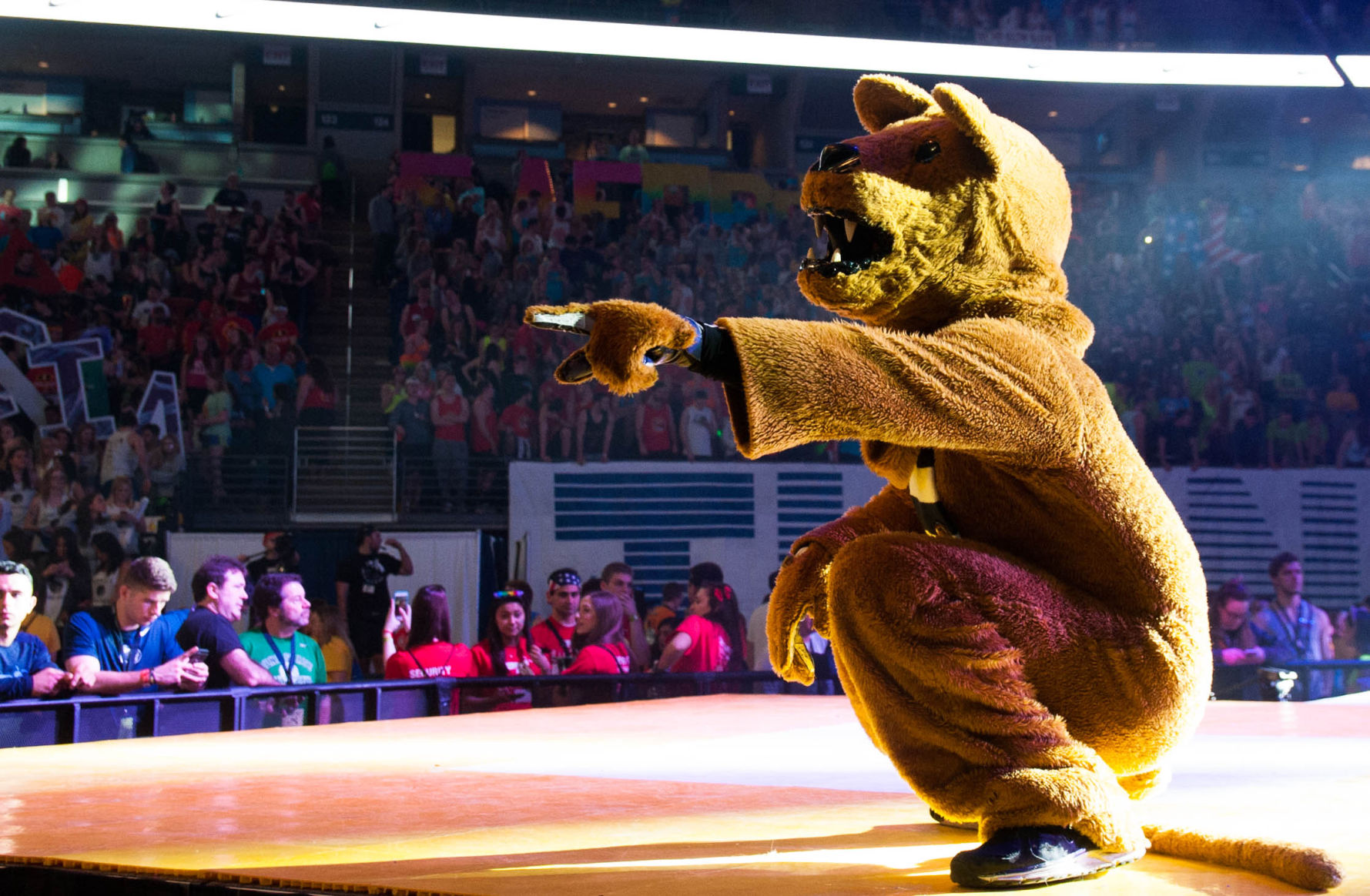 THON, lion pose